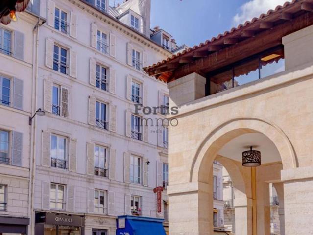 PARIS 6 MABILLON 2 PIECES A RENOVER VUE DEGAGEE