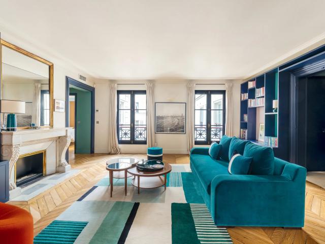 Paris 6e BONAPARTE / SAINT GERMAIN DES PRÉS Appartement 7 pièces 188,29m² Carrez 214,97m² au sol 4 chambres Terrasse 6m² Balcon 10m² Vue monument Climatisation