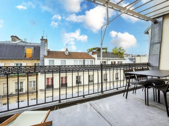 Paris 6e Duplex derniers étages avec terrasse