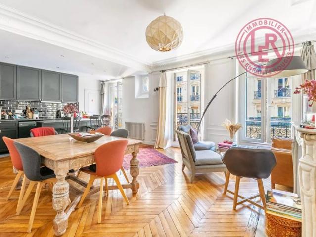Paris 6ème Cherche Midi Appartement familial de 120m2 avec balcon filant