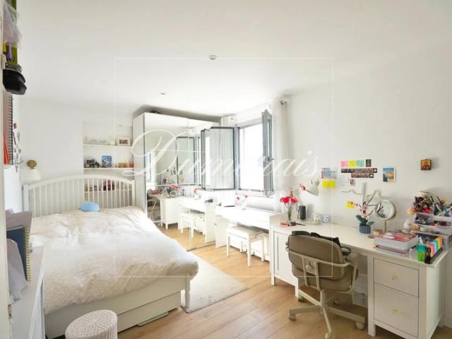 Paris 75005 TRES CHARMANT STUDIO