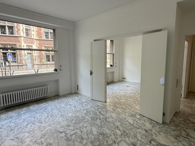 PARIS 7 APPARTEMENT 3 PIÈCES GROS CAILLOU