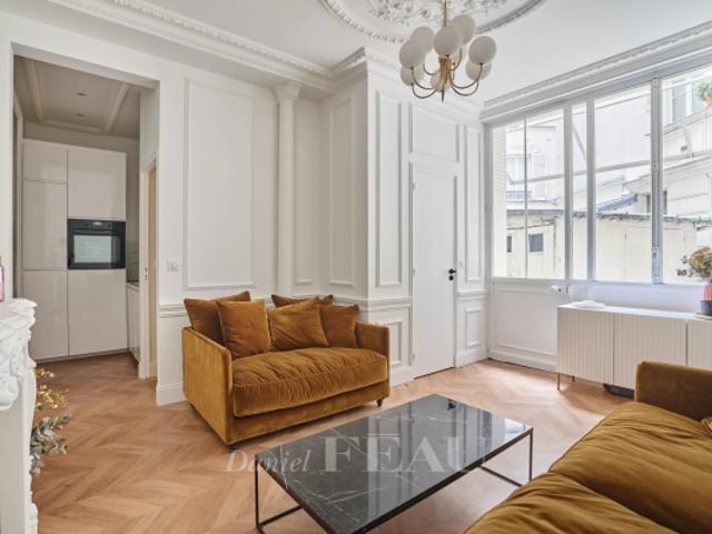 PARIS 7 Charmant 2 pièces en parfait état