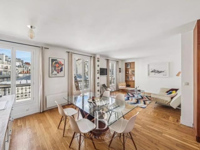 Paris 7 Gros Caillou Appartement traversant Dernier étage Belles vues dégagées Calme et lumineux