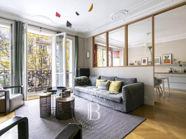 Paris 7 Proche Champ de Mars Appartement Luminosité Jolie rénovation 3 chambres