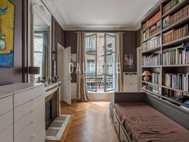 Paris 7 Raspail / Varenne