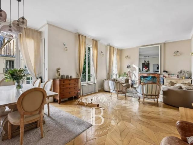Paris 7 Sainte Clotilde Comme une maison 3 chambres