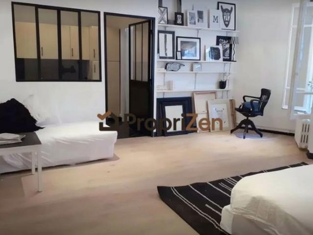 Paris 7e: Beau studio meublé 33 m² 2ème étage