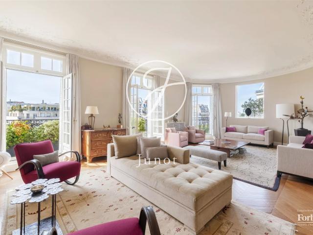 Paris 7e INVALIDES Duplex à vendre 8 pièces 264,77m². 264m² Paris 7ème
