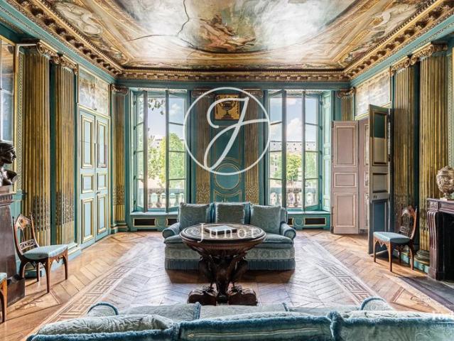 Paris 7e QUAI VOLTAIRE Appartement 6 pièces 246,69m² Balcon Vues rares