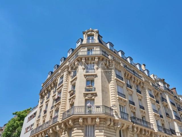 Paris 7ème St Thomas d'Aquin Charmant deux pièces
