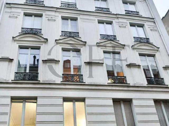 PARIS 7ème Saint Thomas d’Aquin – Pied à terre de charme