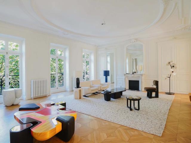 Paris 8ᵉ – MADELEINE / SAINT AUGUSTIN – Appartement – 6 pièces – 254,60m² Carrez – 3 à 4 chambres – Balcon