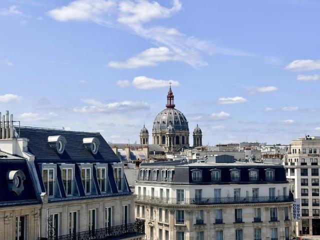 Paris 8 2 pièces dernier étage