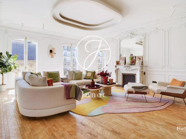 Paris 8e PLACE DE L'ÉTOILE Appartement à vendre 4 pièces 162,72m² Carrez 2 chambres Lumineux