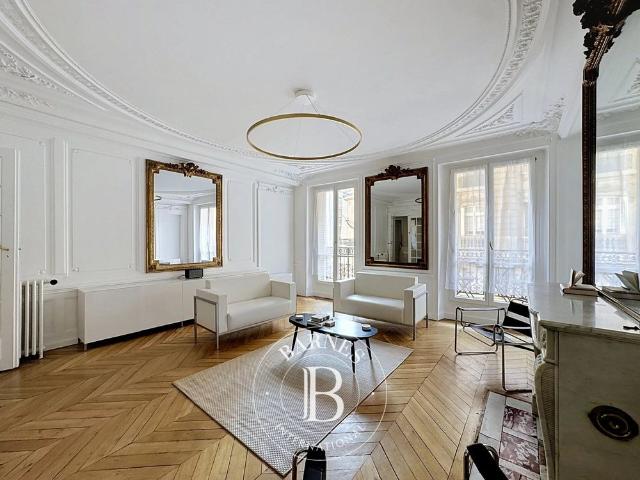 Paris 8ème, Appartement 2 Chambres 104 m² en location
