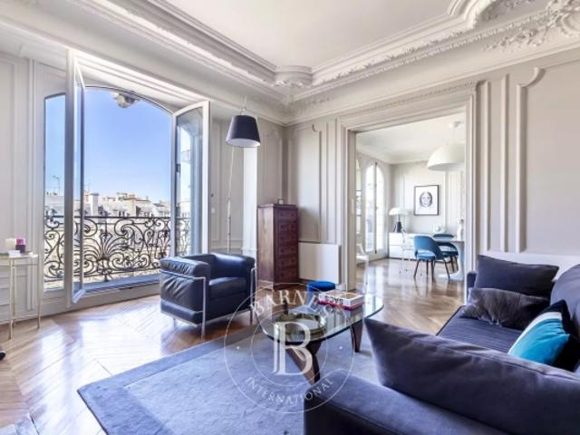 Paris 8ème Courcelles / Monceau 6ème étage Balcon 3 chambres