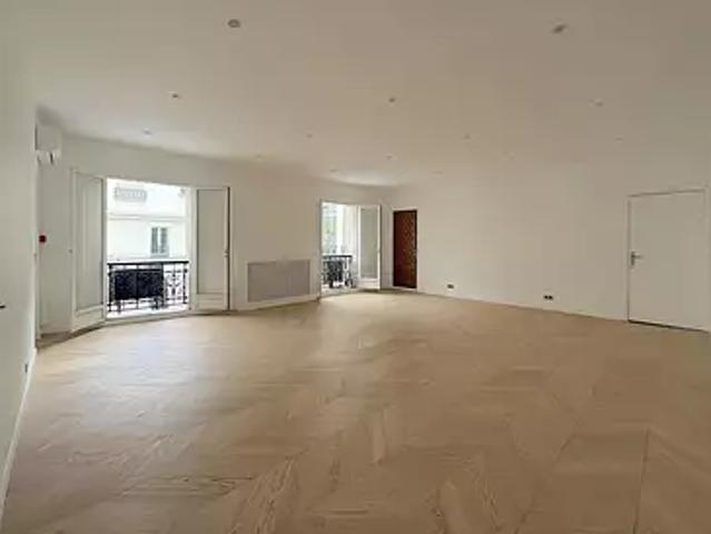 Paris 8ème 75008 Achat / Vente appartement 2 pièces t2 au dernier étage