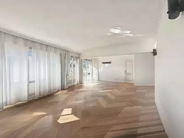 Paris 8ème 75008 Location appartement 4 pièces t4 balcon