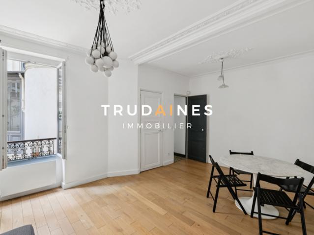 Paris 9 · Nouvelle Athènes · 3 pièces calme rez de cour 48 m