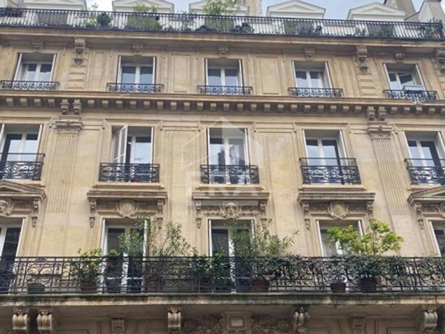 PARIS 9 Chambre de service