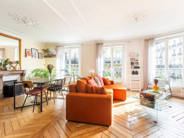 PARIS 9e Rue Gérando 4 pièces orienté plein Sud