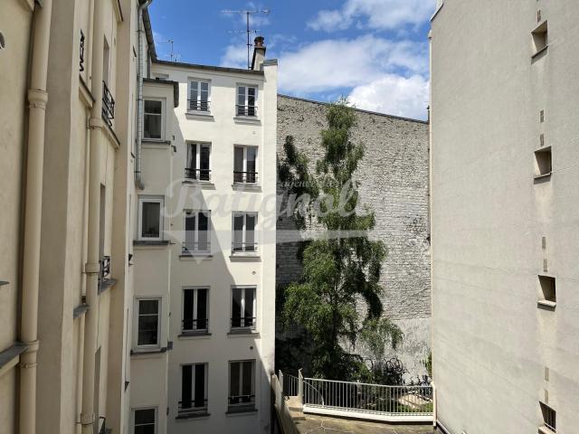 PARIS 9ème Studio 11,40m2