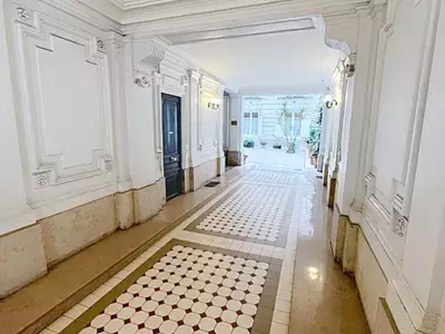 Paris 9ème 75009 Location divers 1 pièce