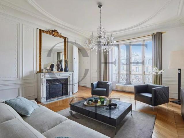 PARIS 08 MANDAT EXCLUSIF 3 chambres + 1 Bureau