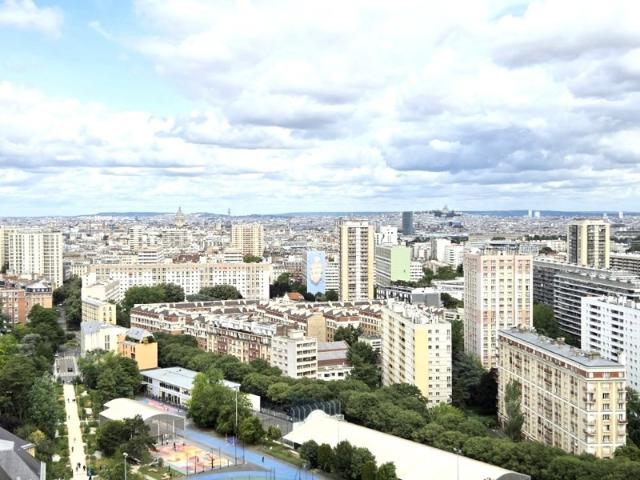 PARIS 13°, au pied du métro LES OLYMPIADES 14 un appartement familial de 104m2