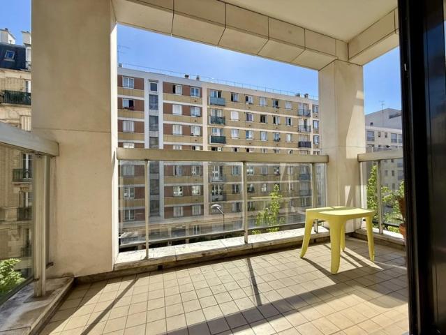 Paris 13e Studio avec grand balcon