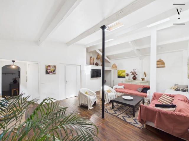 Paris 13e – Rue des Terres au Curé | Maison en monopropriété avec cour, commercialité partielle et projet de redéveloppement autorisé