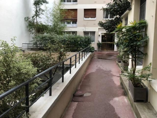 PARIS 10