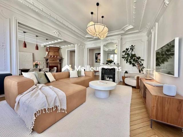 SOUS OFFRE ACCEPTÉE Paris 10 limite Paris 09 Magnifique 5 pièces 3 chambres entièrement refais à neuf
