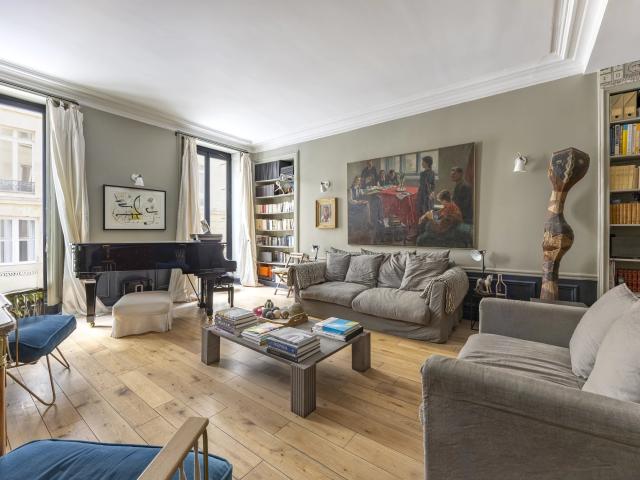Paris 10e VILLAGE LANCRY / JACQUES BONSERGENT Appartement à vendre 7 pièces 191,01m² Carrez 196,36m² au sol 5 chambres