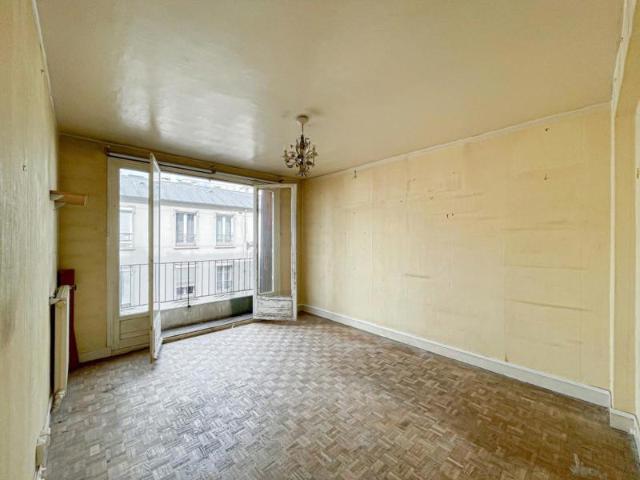 PARIS 11 METRO VOLTAIRE – 2 PIECES – BALCON