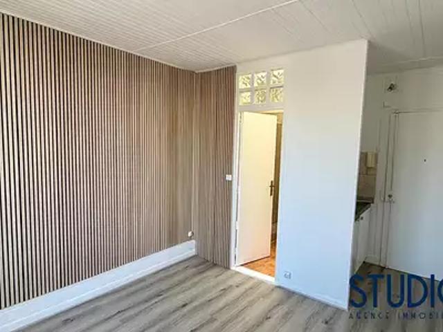 Paris 11ème 75011 Achat / Vente appartement 1 pièce t1 au dernier étage