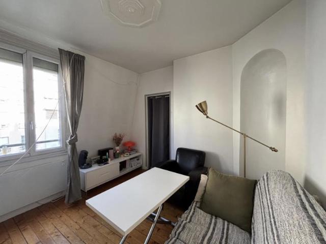 PARIS 12 – MICHEL BIZOT CHARMANT 2 PIECES DERNIER ETAGE