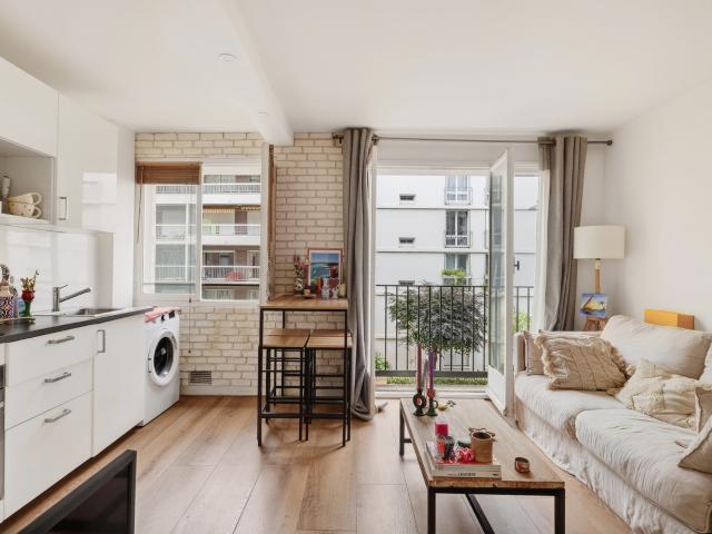 Paris 12e Studio en excellent état avec terrasse de 18 m2 cave et gardien