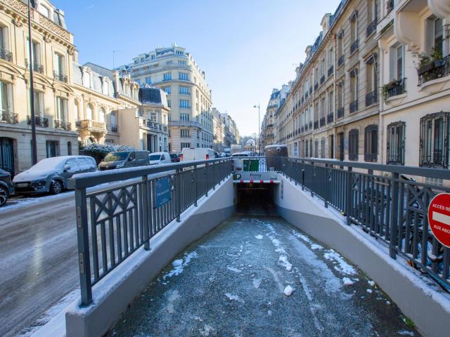 Paris 17 Vente Parking / Garage 75