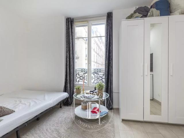PARIS 17 BATIGNOLLES Studio avec vue dégagée