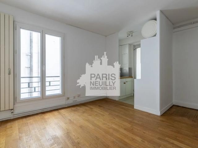 PARIS 17 EME / RUE DE LEVIS JOLI STUDIO AU CALME SUR COUR !