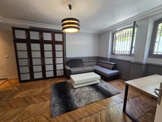PARIS 17 Métro porte de Champerret appartement de 57 m² 3 pièces 2 chambres 1 salle d'eau