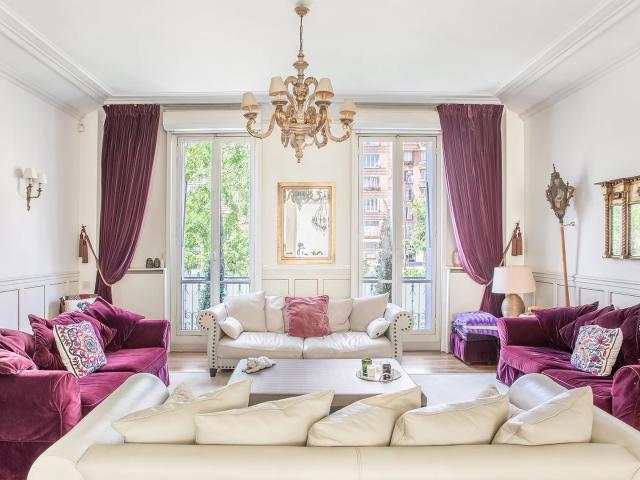 Paris 17e BERTHIER / FLACHAT Maison de ville à vendre 11 pièces 321m² au sol 4 chambres