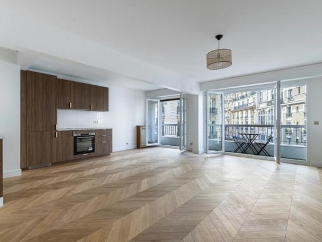 PARIS 17e: LAUGIER/NIEL 3 PIECES AVEC BALCON ENSOLEILLE