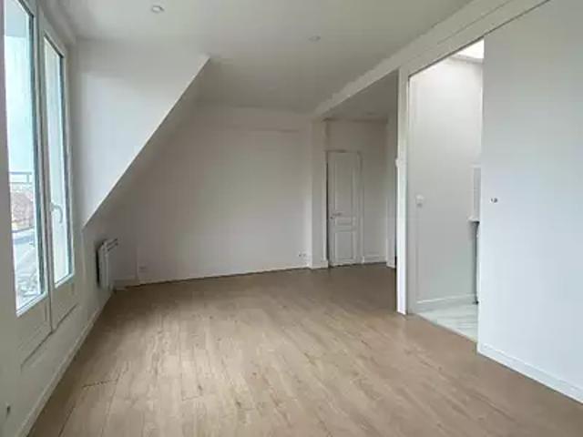 Paris 14ème 75014 Location appartement 1 pièce t1 au dernier étage terrasse
