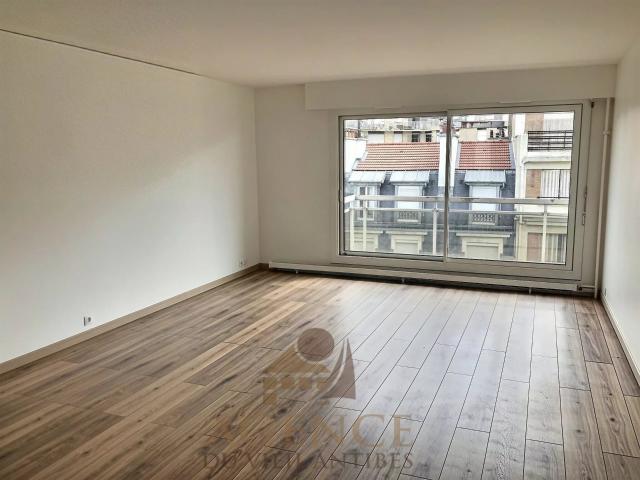PARIS 14ème – À deux pas du Parc Montsouris – 3 pièces de 79. 79m² Paris 14ème
