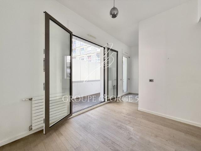 Paris 15 Convention Beau 2 pièces avec 3,57 de hauteur