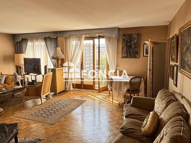 PARIS 15ᵉ – RUE LECOURBE / RUE VASCO DE GAMA Appartement familial de 112 m² – Étage élevé – Balcon – Parking double – Cave