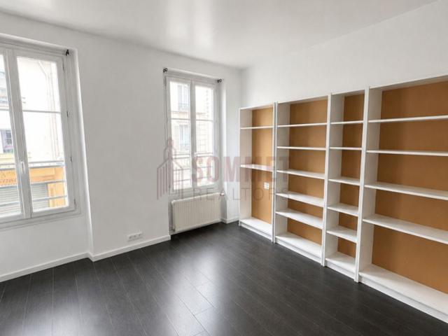 PARIS 15? – RUE VIALA – STUDIO LUMINEUX